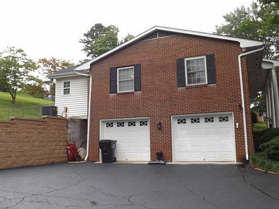 4th image of 329 S Sevenoaks Dr
