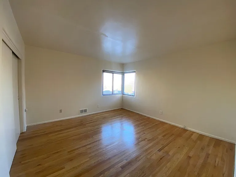 1200 Stanford Dr NE — Photo 21
