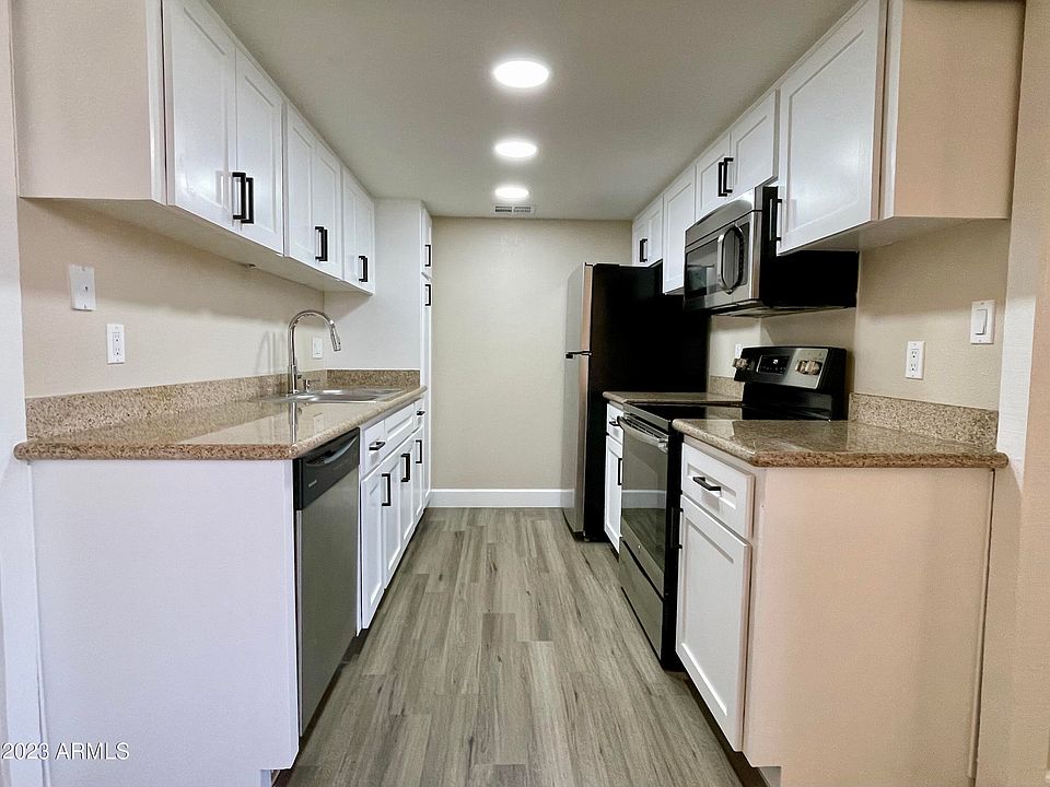 1st image of 3030 E CLARENDON Avenue #32