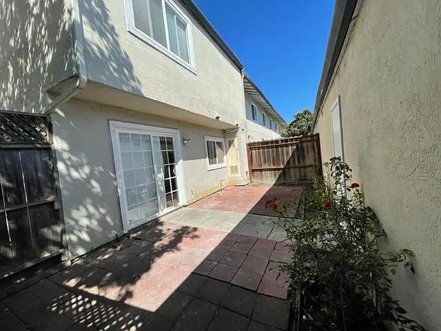4338 Planet Cir — Photo 10