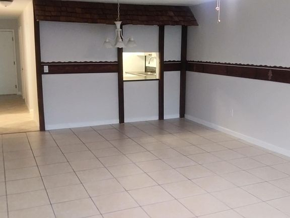 3rd image of 1121 Steven Patrick Ave