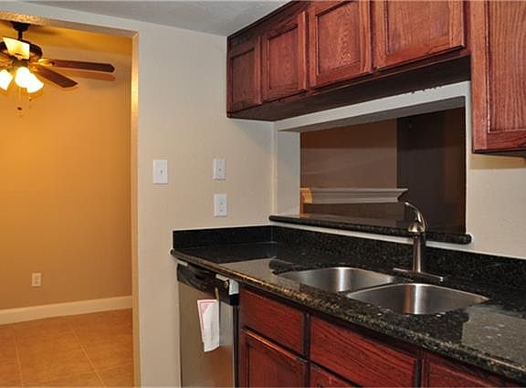 4th image of 740 Memorial Mews St