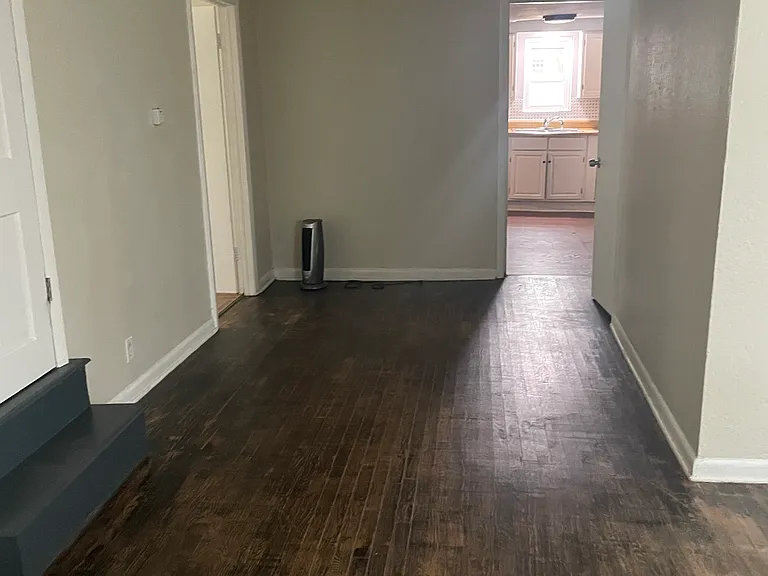 403 Lewis St — Photo 5