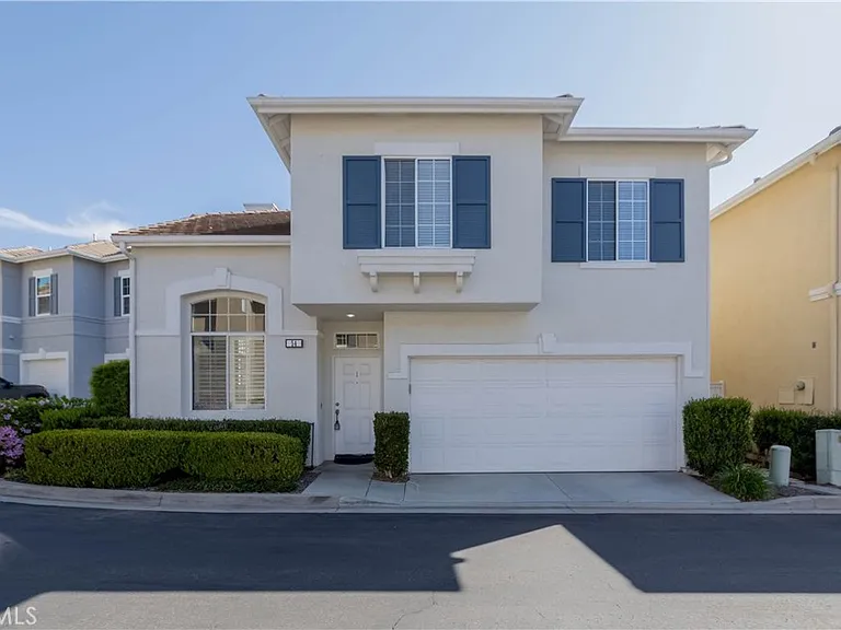 54 Melrose Dr — Photo 1