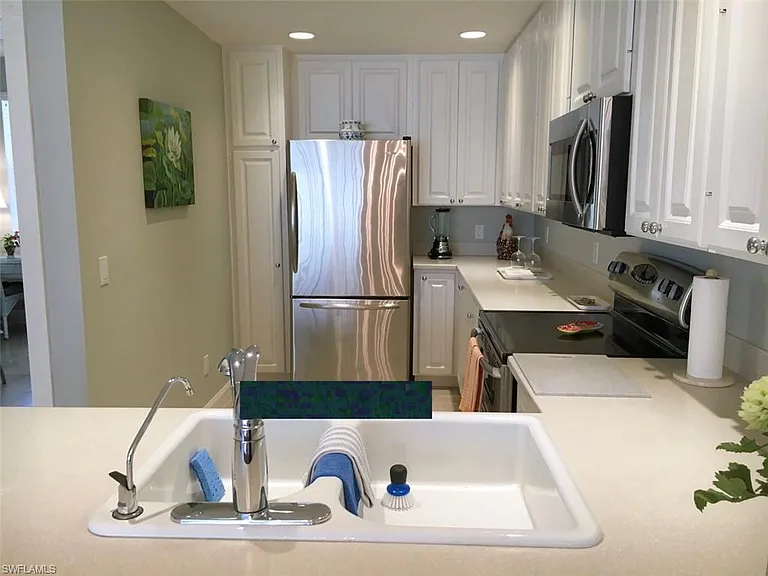 8047 Sorrento Ln — Photo 8