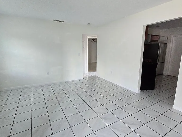 706 N Maryland Ave — Photo 14