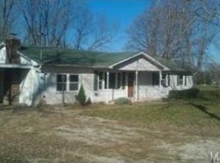 389 Quiet Oaks Dr, Saint Clair, MO 63077