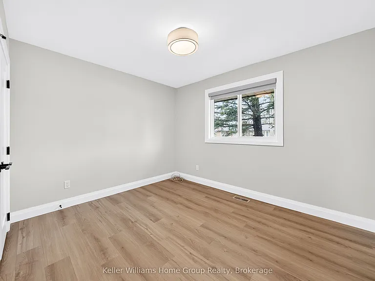 535 Elgin St — Photo 28
