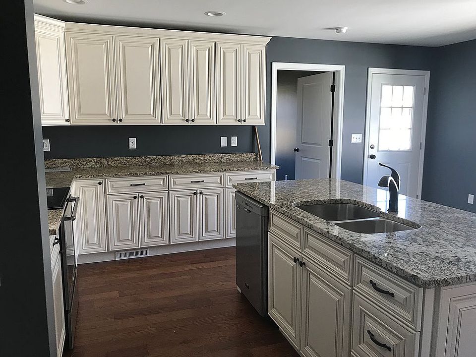 1st image of 137 Aster Ave