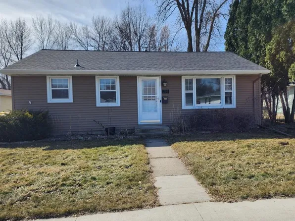 704 Irene Ave, Willmar, MN 56201