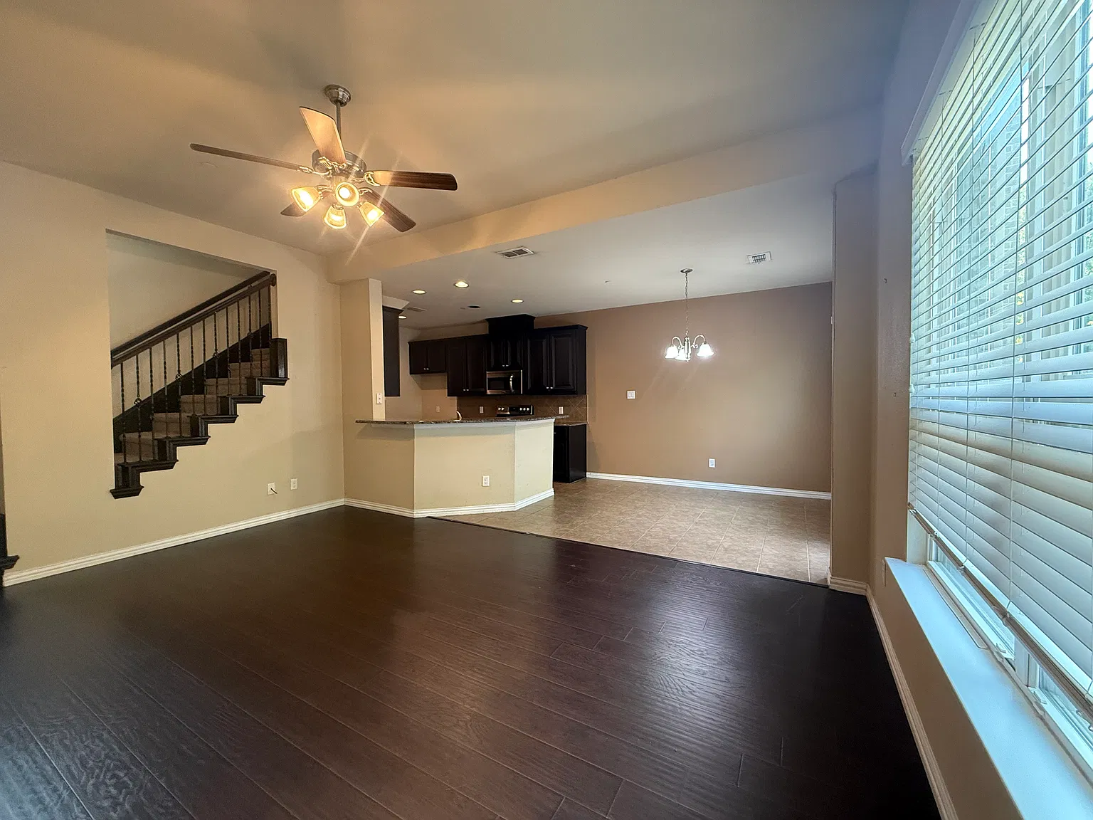 3 bed, 2.5 bath, 1666 sqft, $2,450 — Photo 2