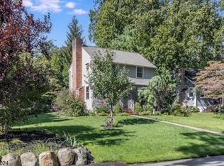 119 Beechwood Dr, Wayne, NJ 07470