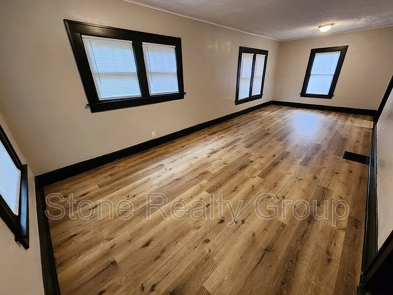 1321 S 19th St — Photo 2
