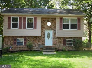 504 Skyview Dr, Lusby, MD 20657