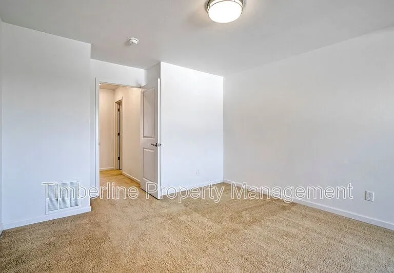 811 Marine Corps Dr — Photo 25