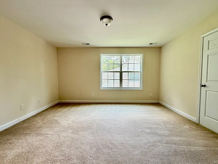 410 Harkness Cir — Photo 9