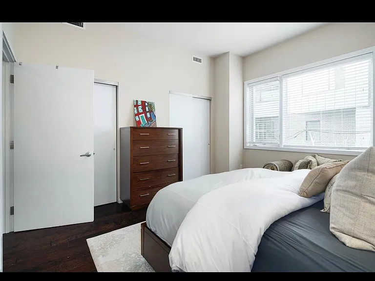 817 N Lawrence St #201 — Photo 5