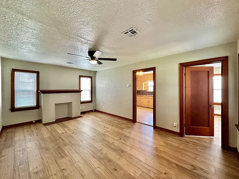 1506 NW Arlington Ave — Photo 5