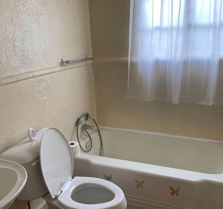 1st image of 3922 Bonita Dr