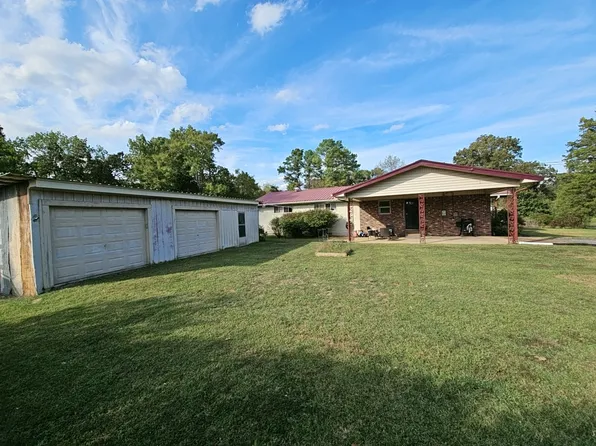 2122 Old Decaturville Rd, Parsons, TN 38363