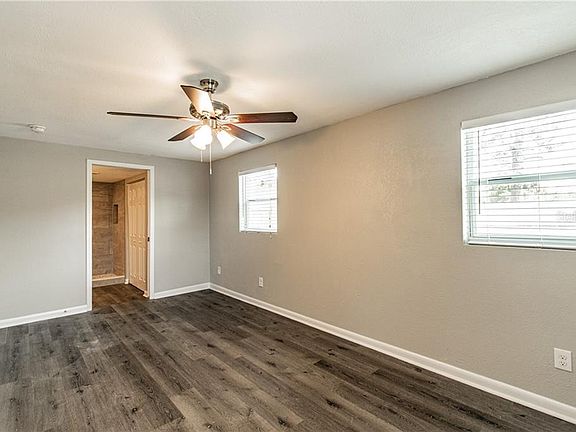 5th image of 8407 Pinewood St