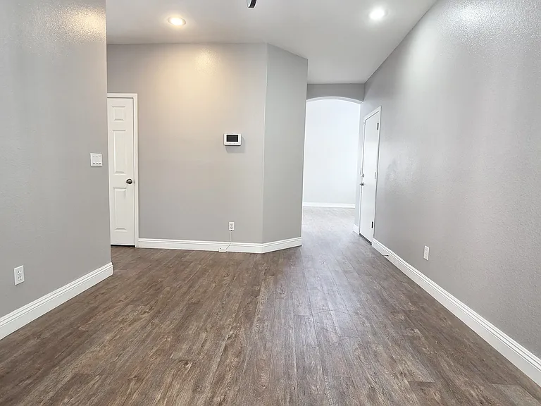 9946 Burton Lake Ct — Photo 29