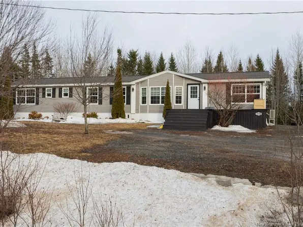 1156 Wilsey Rd, Lincoln, NB E3B 0L7