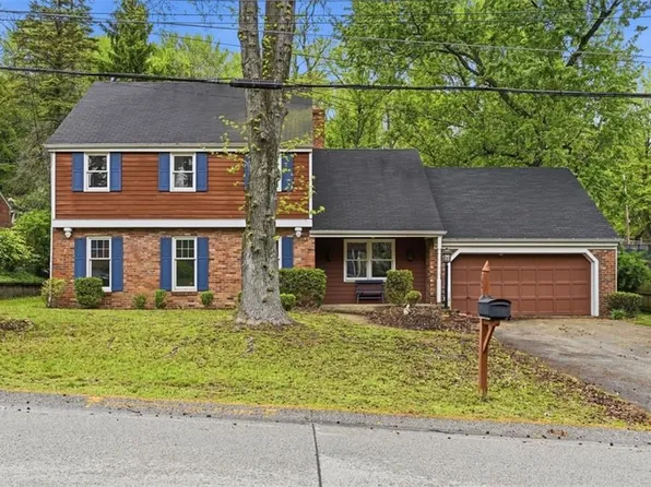 224 Thornberry Dr, Pittsburgh, PA 15235