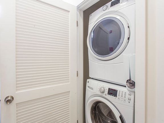 3rd image of 1310 N Carlisle St APT 3F