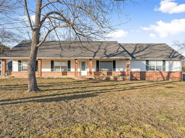 2010 Walnut Grv, Prairie Grove, AR 72753
