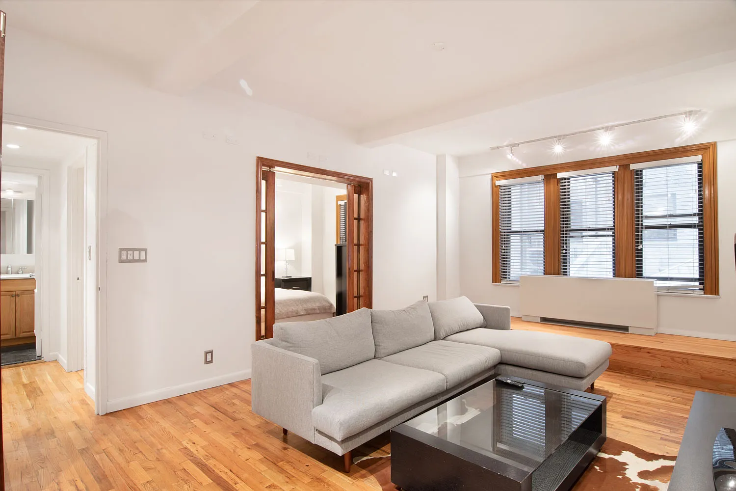 145 W 58th St — Photo 2