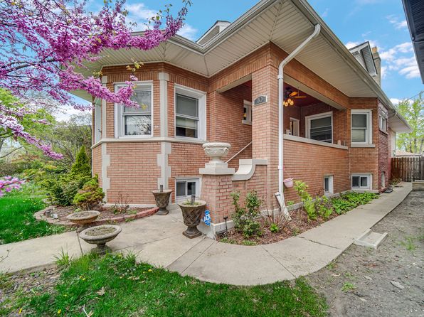 10 Le Moyne Pkwy, Oak Park, IL 60302