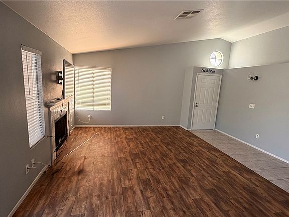 4th image of 7118 Knoll View Dr