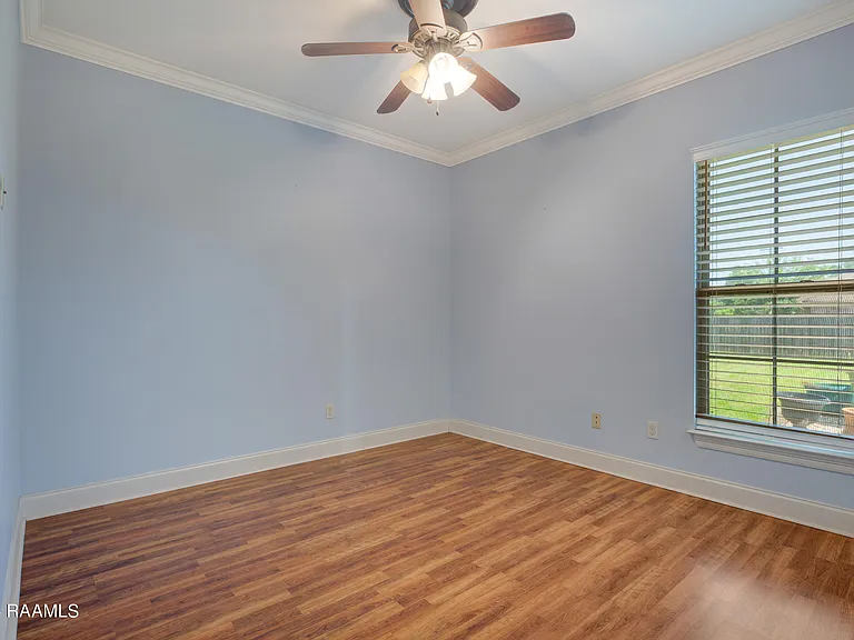 1101 Christopher St — Photo 11