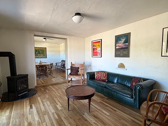 5th image of 406 Apodaca Hill St