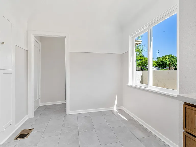 553 N. Pine St. — Photo 9