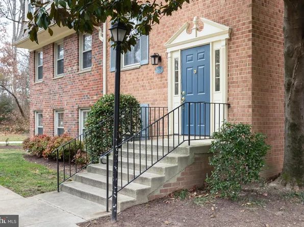 5964 Westchester Park Dr APT 302, College Park, MD 20740