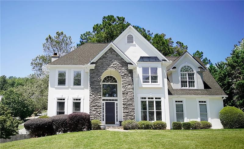 2nd image of 2251 Glenridge Dr