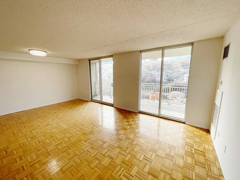1055 River Rd #1004 — Photo 17