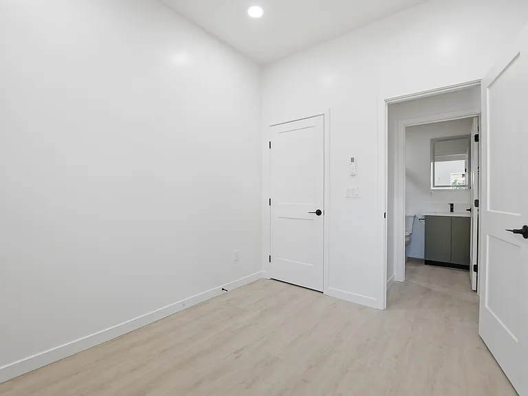4553 North Ave #1 — Photo 10