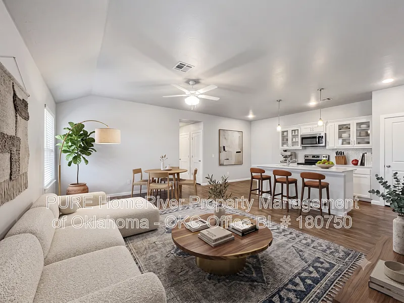 2 bed, 2.0 bath, 1050 sqft, $1,380 — Photo 3