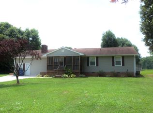 3944 Sweetwater Dr, Winston Salem, NC 27107