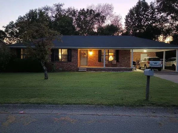 129 Magnolia Dr, Dyersburg, TN 38024