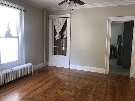 5th image of 8 Eld St #1