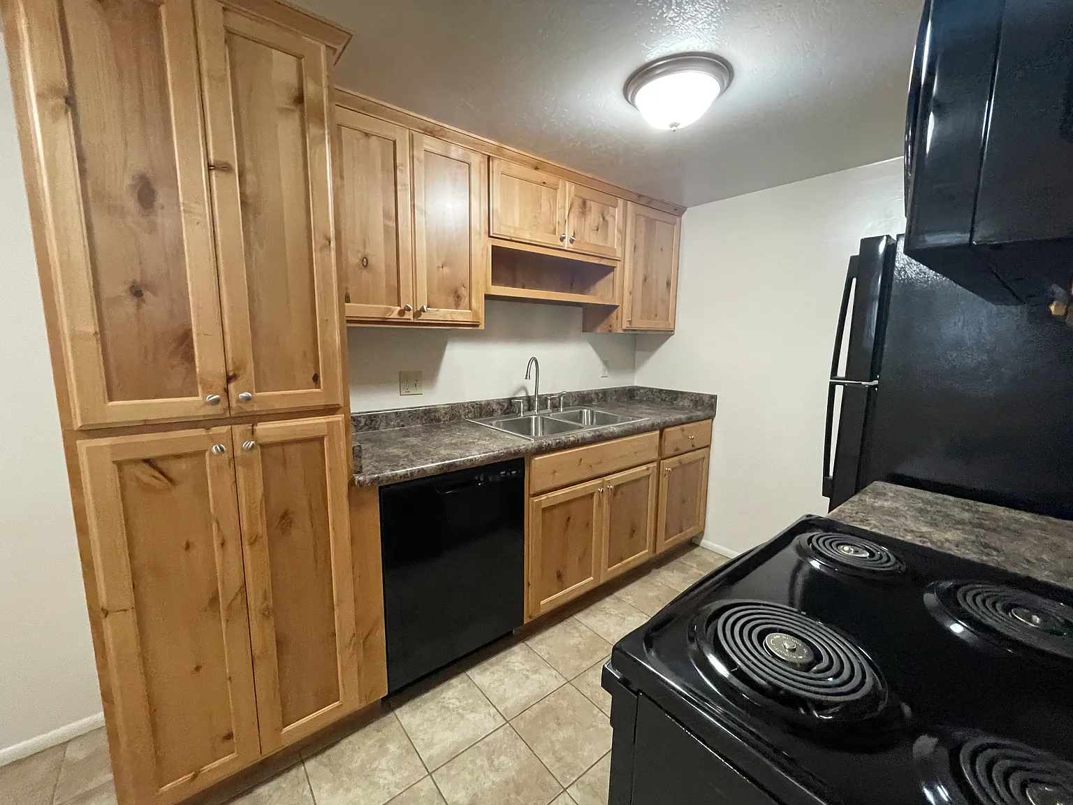 2 bed, 1.5 bath, 1150 sqft, $1,400 — Photo 4