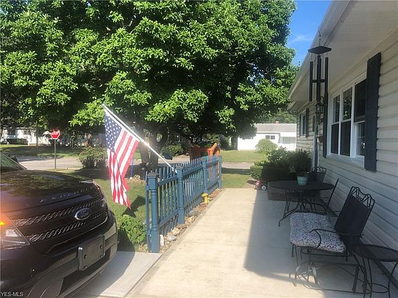 3rd image of 2634 Jackson St