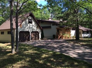 129 Oakridge Dr, Marquette, MI 49855