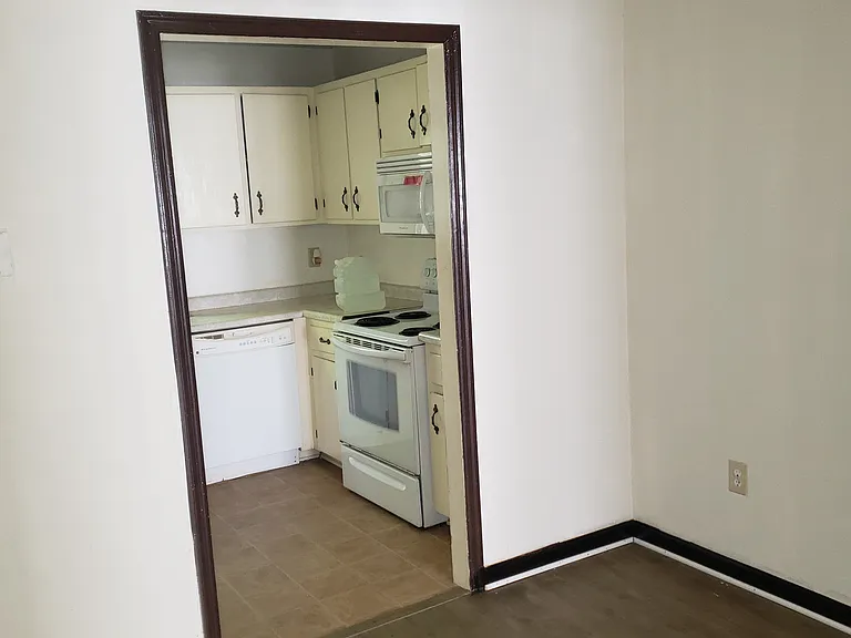 232 E Paces Dr — Photo 16
