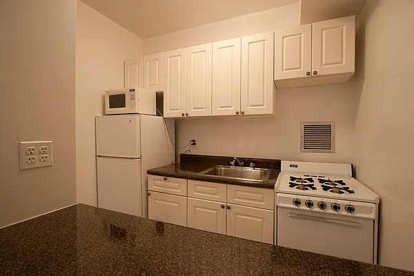 Rented by Next Horizon Management | media 13