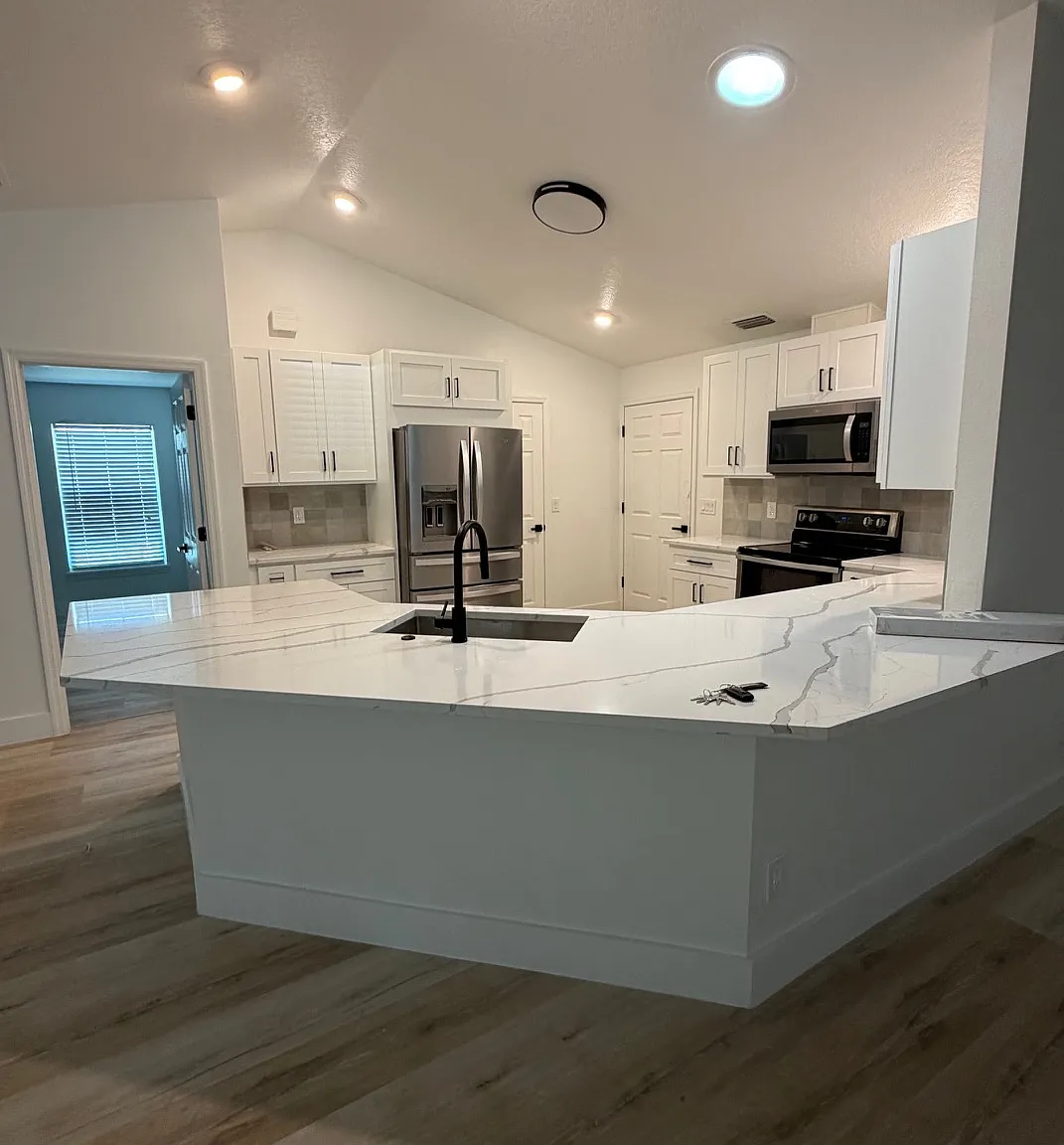 939 Dora Ave — Photo 2